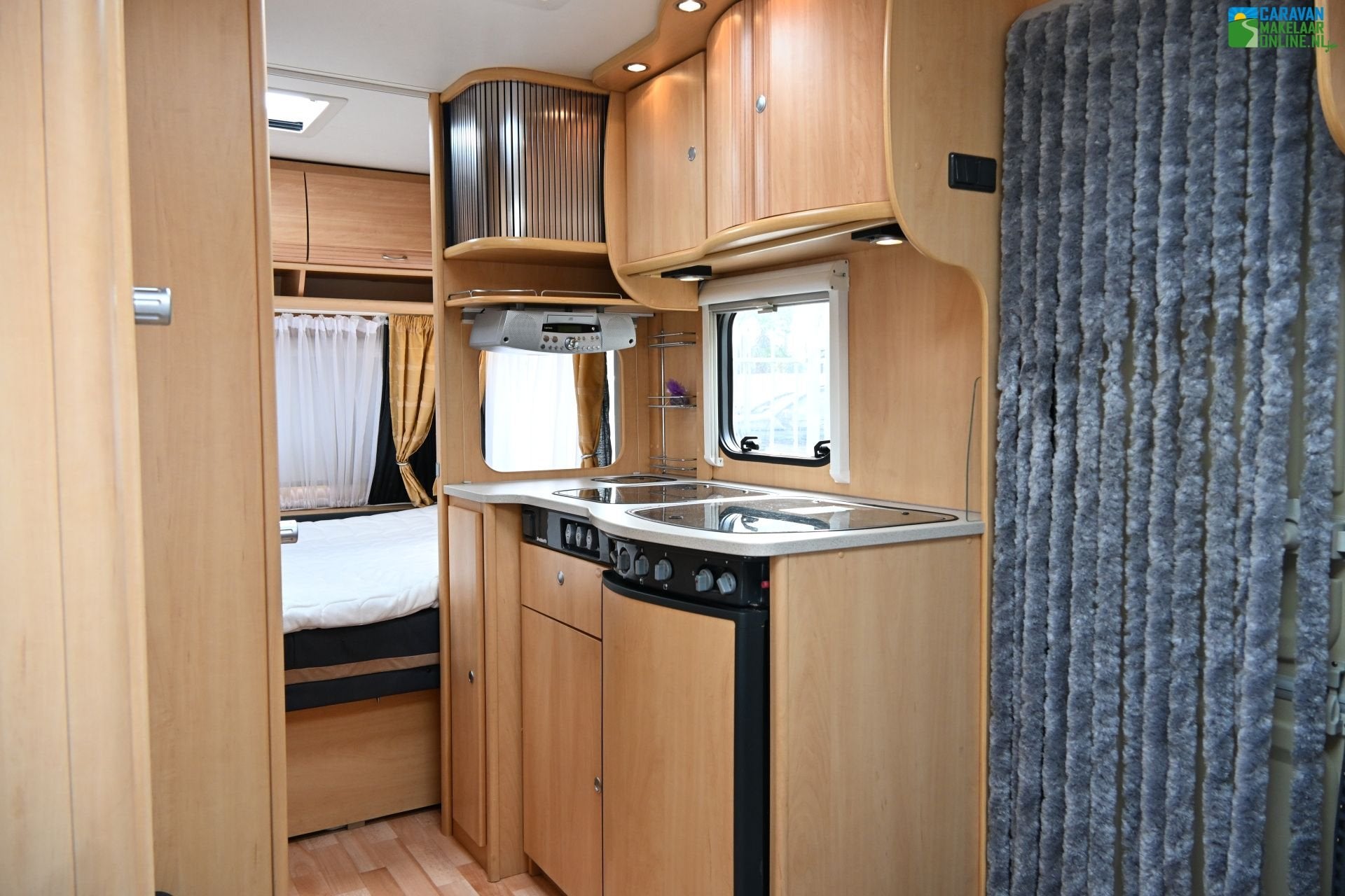 Foto 11 van Dethleffs Camper 460 DB Voortent 2x Zakluifel Mover Fietsend