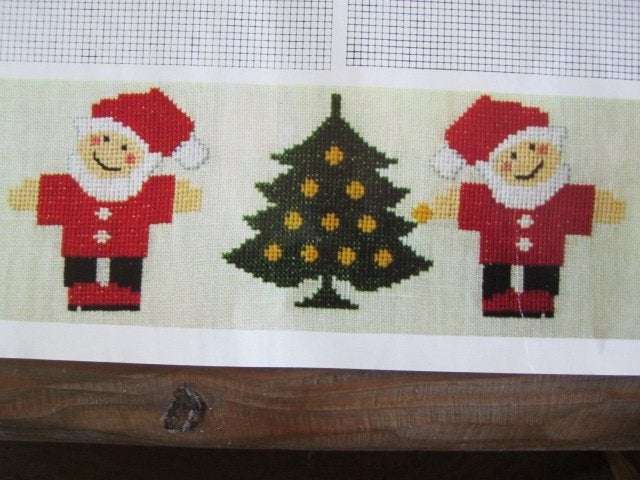 Borduurpatroon  Kerstboom en Kerstman  nr 1978 do, Verzenden, Zo goed als nieuw, Handborduren, Patroon