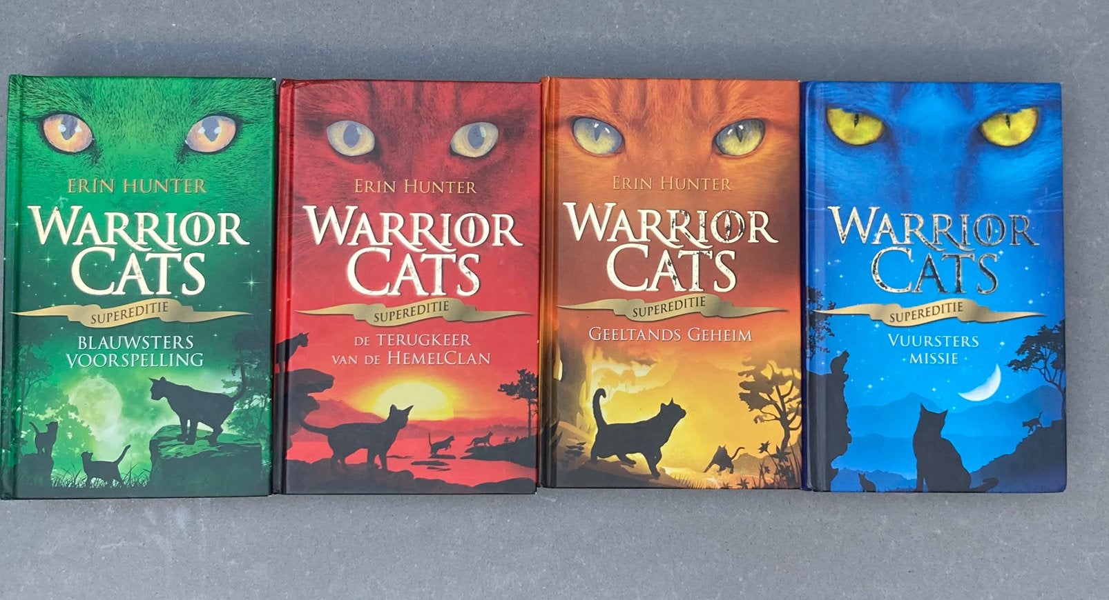 Warrior Cats vier Superedities, Ophalen of Verzenden, Gelezen