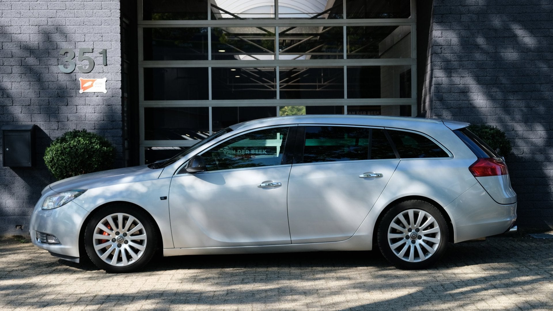 Opel Insignia Sports Tourer 2.8 T Cosmo 4x4 260PK Leder, Auto's, Automatische klimaatregeling, Euro 5, Gebruikt, Zwart
