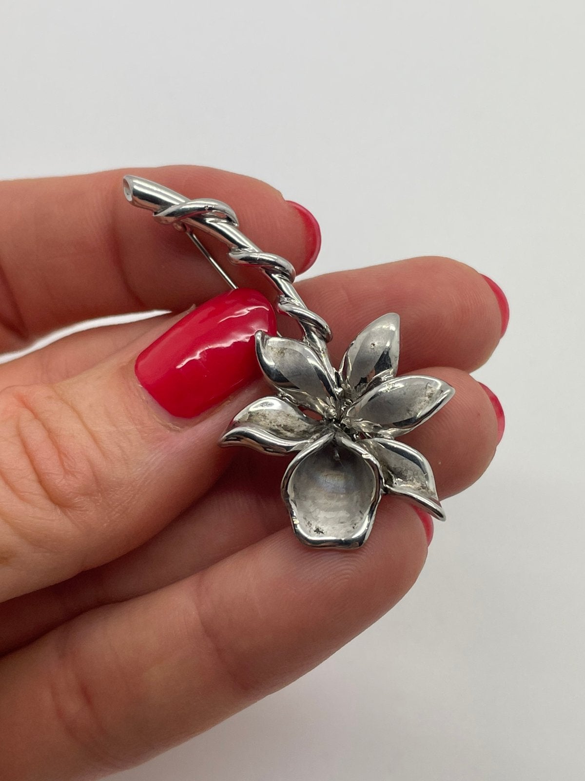 E345 Prachtige zilveren bloem broche, Sieraden, Tassen en Uiterlijk, Broches, 4 tot 7 cm, Ophalen of Verzenden, X, Zilver
