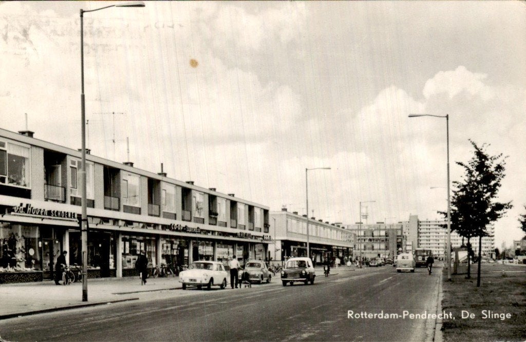 Rotterdam-Pendrecht - De Slinge - winkelstraat, Ophalen of Verzenden, 1960 tot 1980, Gelopen, Zuid-Holland