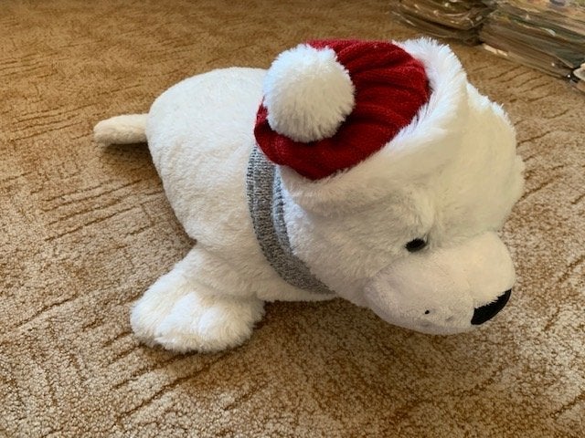 Knuffel zeehond met muts en sjaal 55 cm nieuw, Ophalen of Verzenden, Nieuw, Overige typen