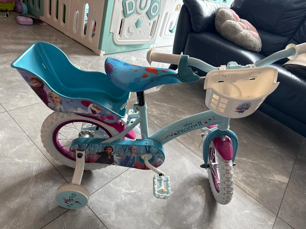 Frozen 2 Kinderfiets met zijwieltjes en zitje, Ophalen, Zijwieltjes, Gebruikt, Velgrem