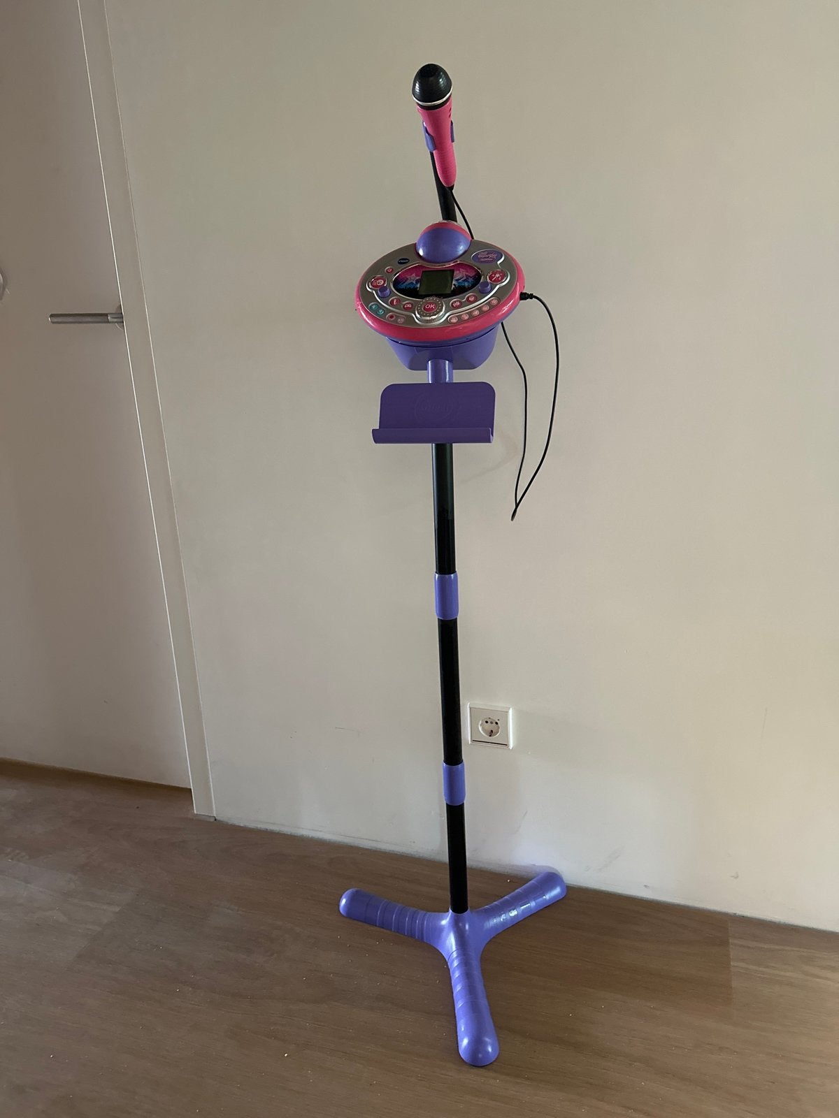 Spaanstalige Karaoke Microfoon met Standaard, Ophalen, Gebruikt, Microfoon(s)