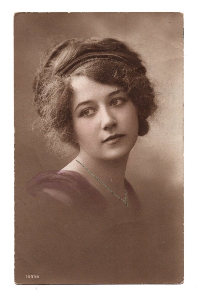 Antieke Ansichtkaart Portret Jonge Vrouw Gelopen 1913, Ophalen of Verzenden, Voor 1920, Gelopen, Overige thema's