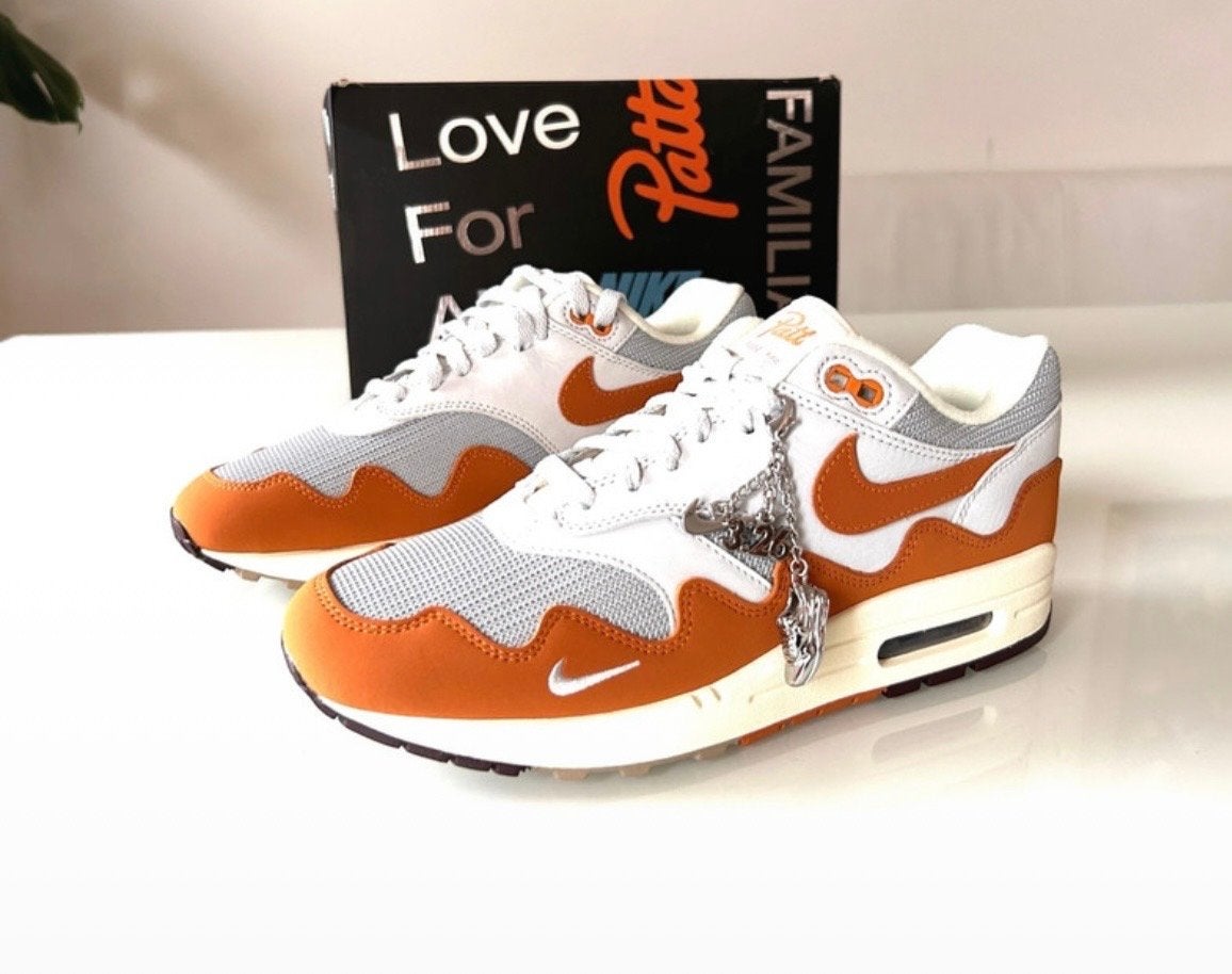 Nike Air Max 1 Patta Monarch | 41, Ophalen, Overige kleuren, Nieuw, Sneakers of Gympen