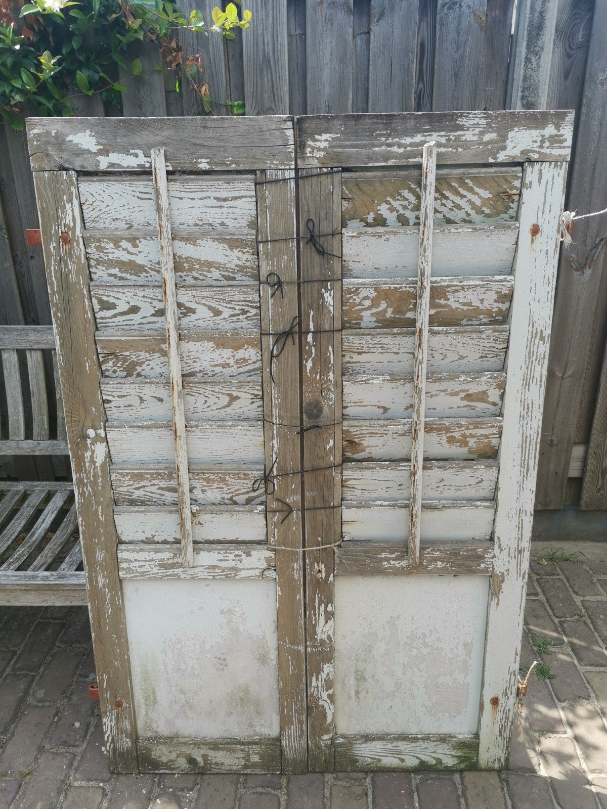 Set van 2 vintage Franse houten luiken met verweerde look, Ophalen, Gebruikt, Hout