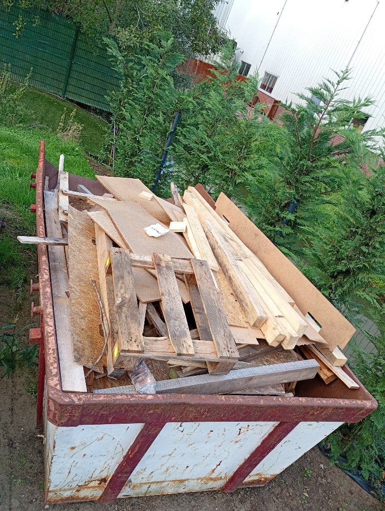 Gratis Container Vol Met Hout / Balken / Planken, 6 m³ of meer, Ophalen