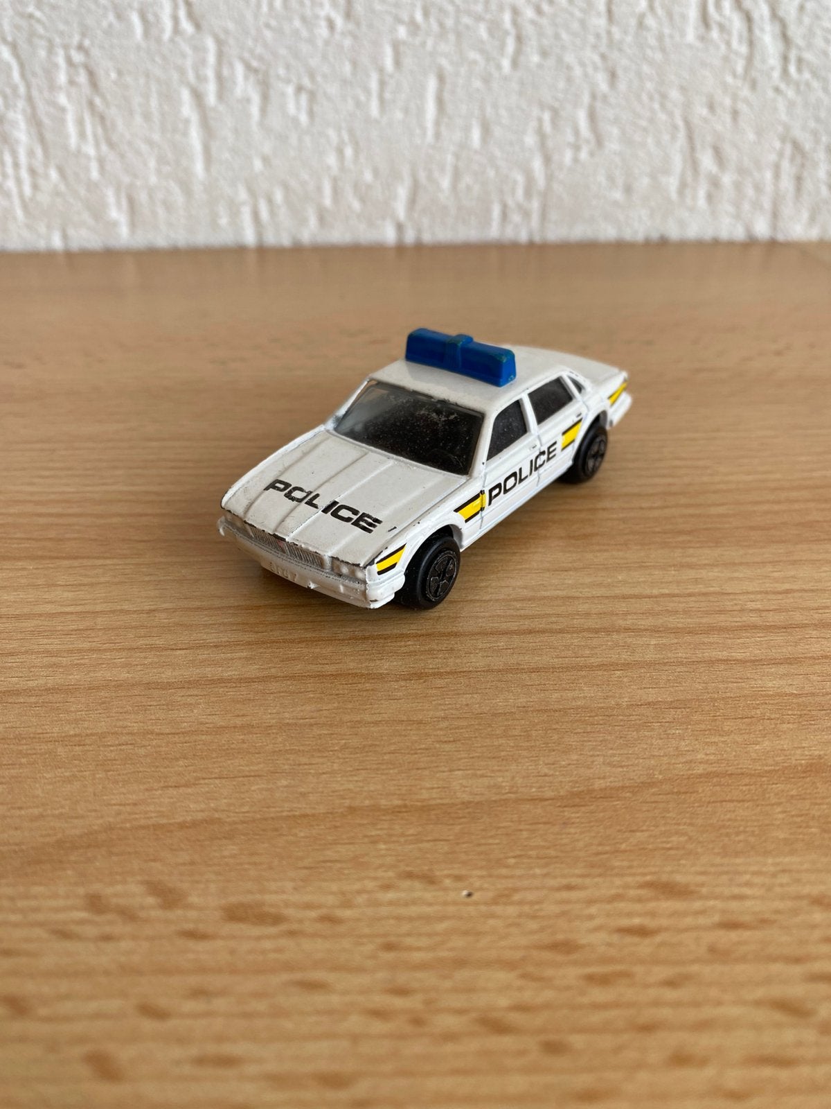 Jaguar XJ Police, Hobby en Vrije tijd, Modelauto's | Overige schalen, Ophalen of Verzenden, Gebruikt, Auto