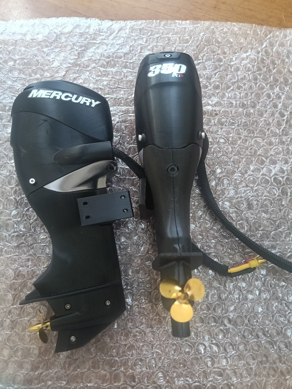 2X RC Mercury 350 Verado Buitenboordmotor, Ophalen of Verzenden, Zo goed als nieuw, Overige onderwerpen