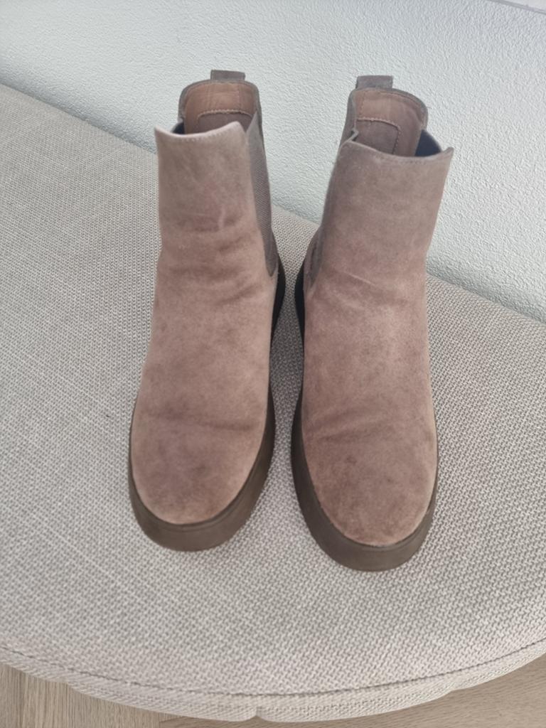 Fitflop taupe laarsjes suede maat 42 zgan, Overige kleuren, Lage of Enkellaarzen, Ophalen of Verzenden, Zo goed als nieuw