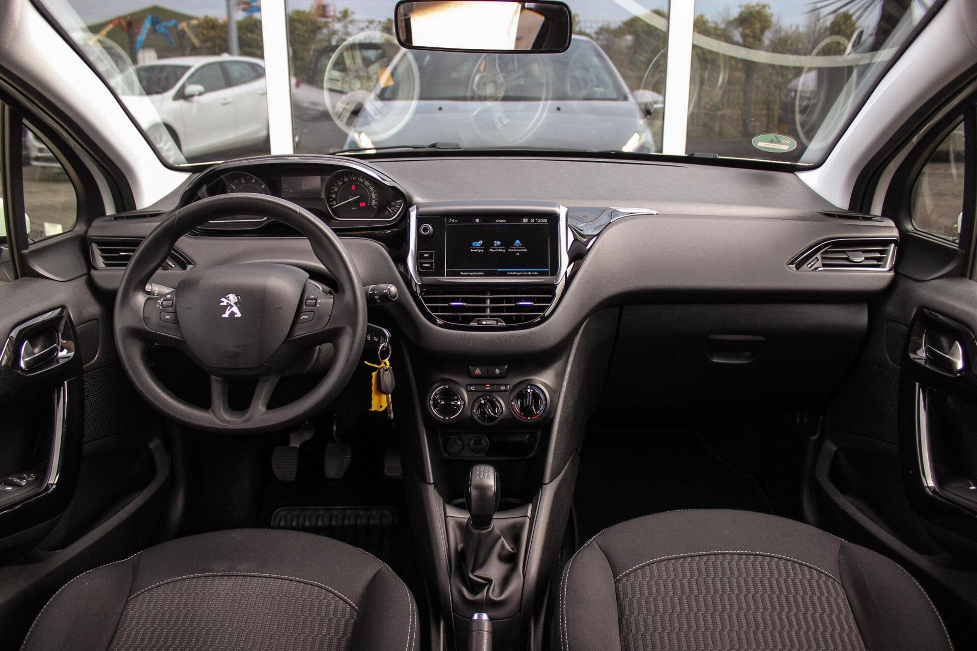 Peugeot 208 1.2 PureTech Active | Cruise control | Bluetooth, 83 pk, Stof, 1199 cc, Wit