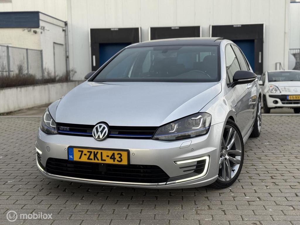 Volkswagen Golf 1.4 TSI GTE Pano Camera ACC DSG Nieuw !, Auto's, Gebruikt, Euro 6, 4 cilinders, 1499 kg