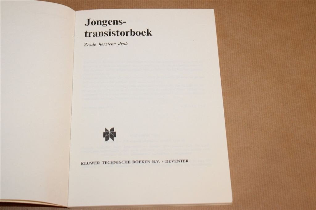 Jongens-Transistorboek — Transistorschakelingen 1974, Boeken, Ophalen of Verzenden, Gelezen, Bouwkunde