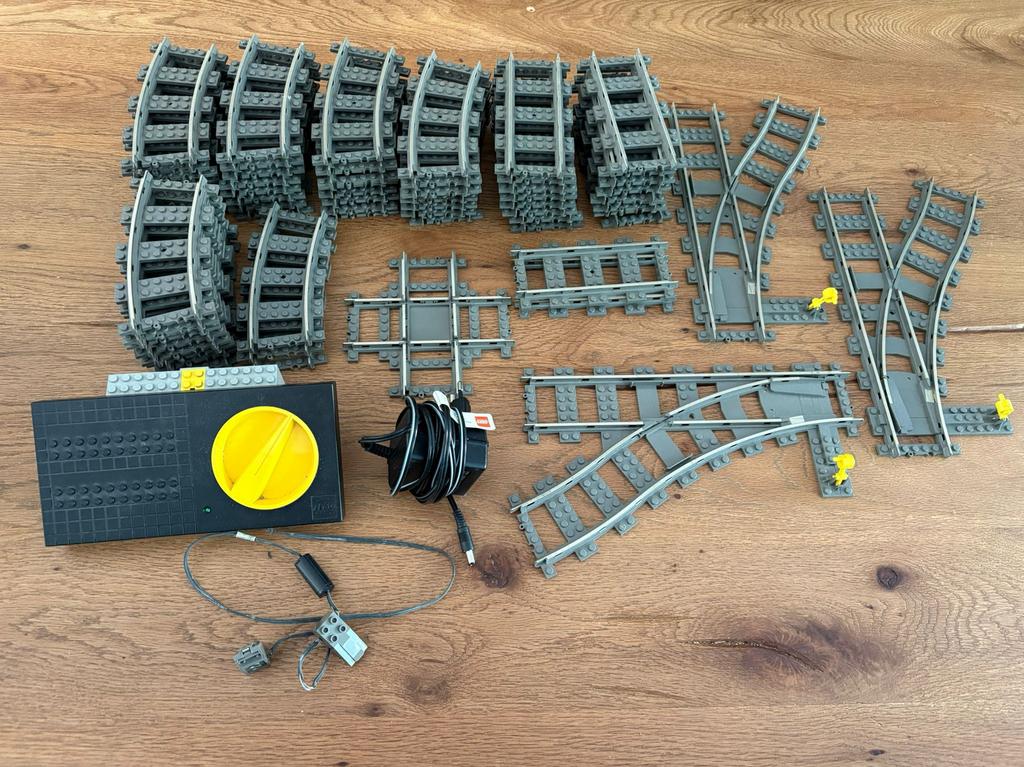 Lego partij 9V treinrails 65 stuks,bocht-recht-kruising-wiss, Ophalen of Verzenden, Zo goed als nieuw