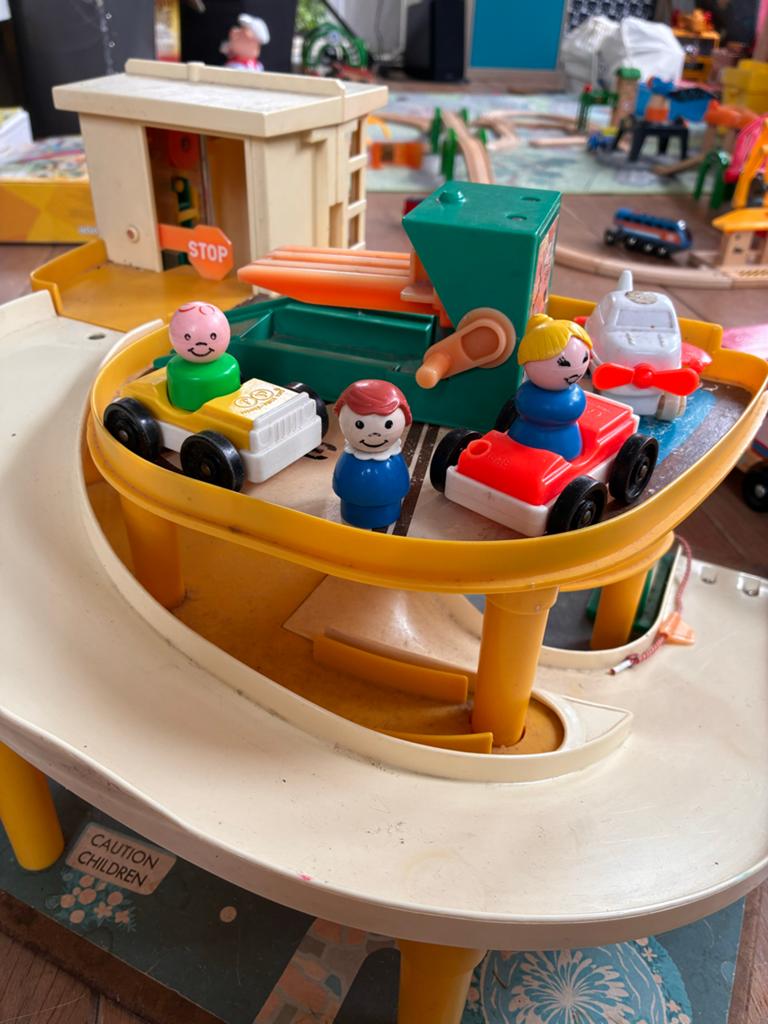 Vintage Fisher-Price Garage met auto's en figuren, Ophalen, Gebruikt, Jongen of Meisje
