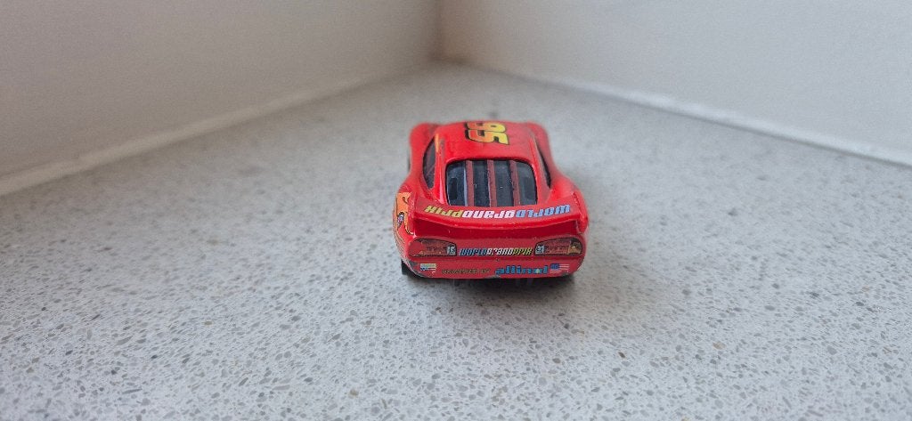 Disney Pixar Cars Lightning McQueen with Racing Wheels, Ophalen of Verzenden, Gebruikt