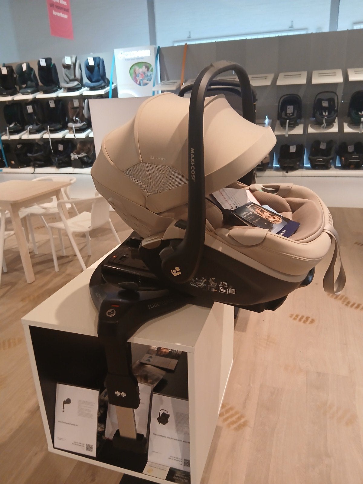 Joolz Maxi-Cosi pebble slide pro, Ophalen, Autogordel, Zo goed als nieuw, 0 t/m 13 kg