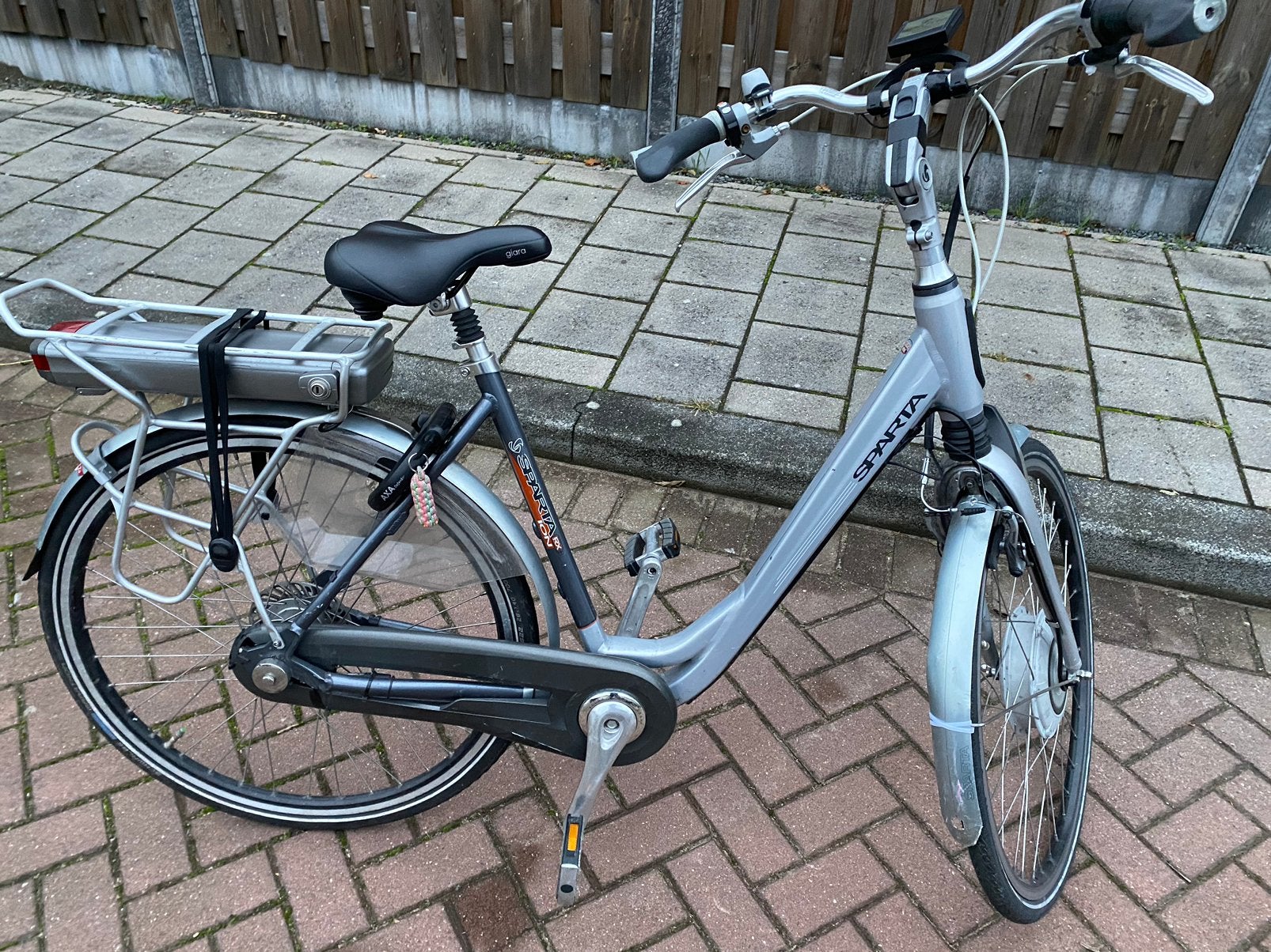 Electische dames fiets, Fietsen en Brommers, Ophalen of Verzenden, Zo goed als nieuw, Sparta