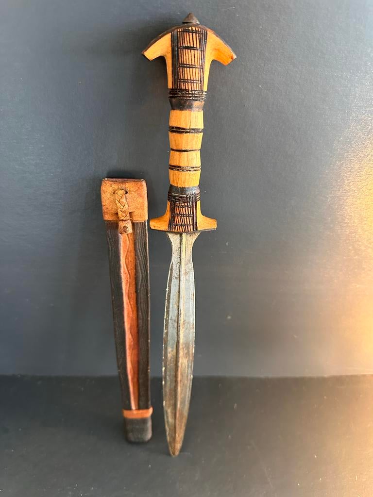 Vintage Afrikaans decoratief mes met schede, Antiek en Kunst, Ophalen of Verzenden