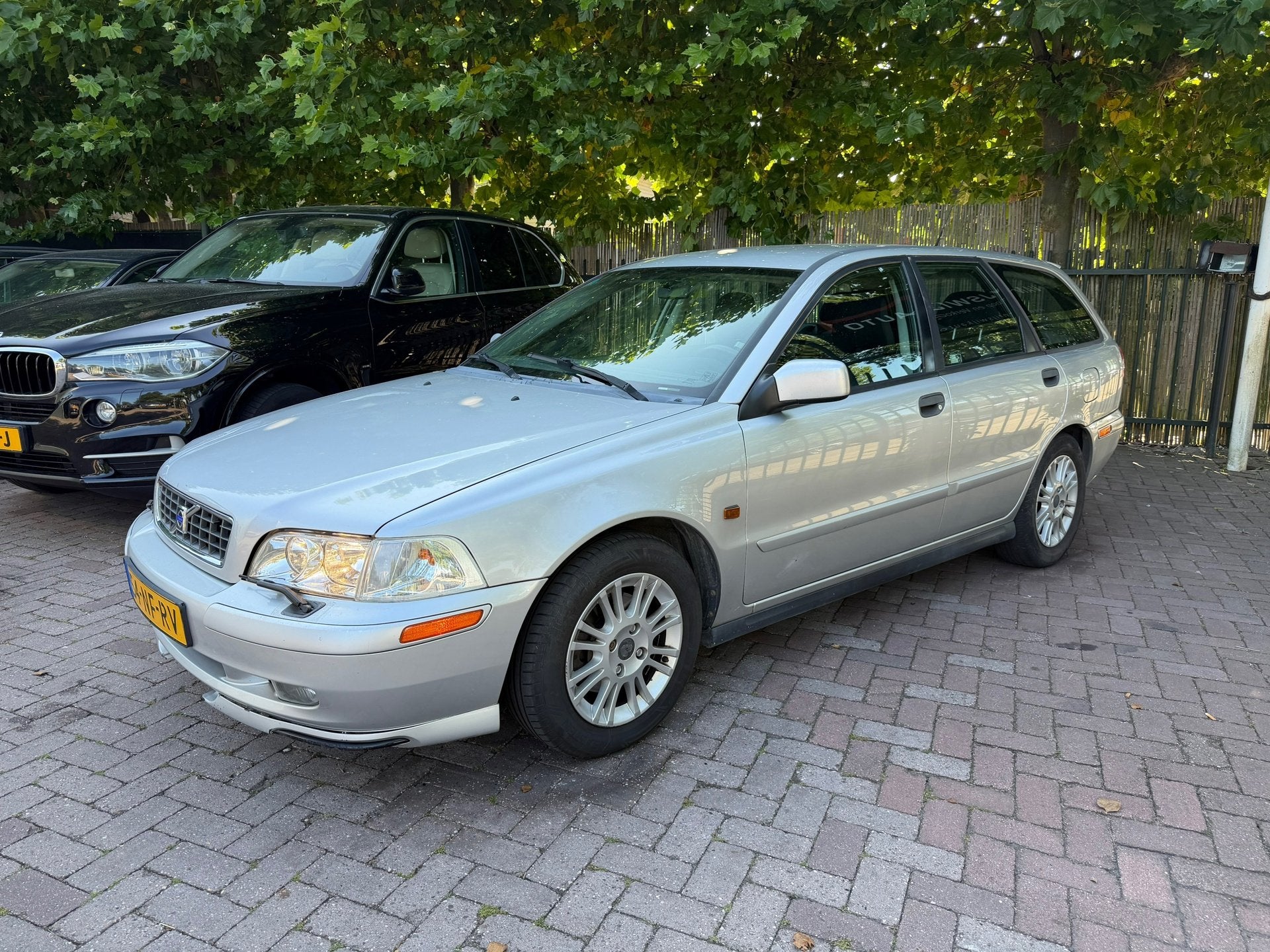 Volvo V40 1.8 Europa|Airco|Clima|Cruise|APK 06-2027|, Auto's, Stof, Gebruikt, Zwart, 4 cilinders