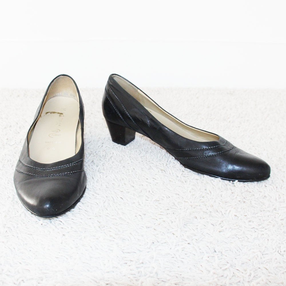 Zeer Mooie Leren Hassia Pumps - s8 (Maat 6½/40) € 50,-, Hassia, Pumps, Zwart, Ophalen of Verzenden