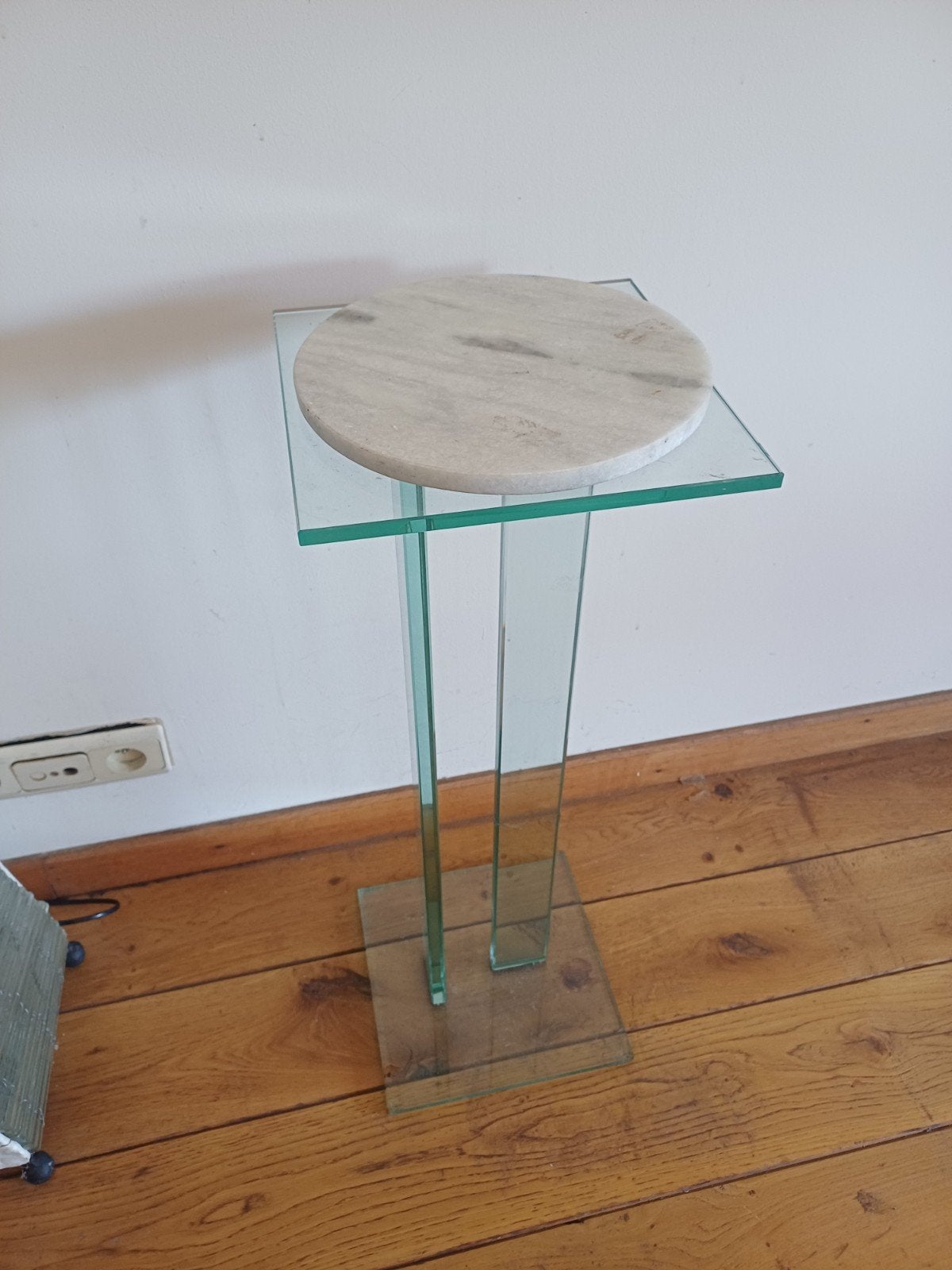 Glazen sokkel met marmeren blad, Modern, Klassiek, Minder dan 55 cm, Gebruikt, Vierkant