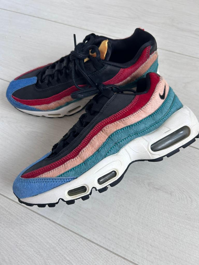 Nike Air Max 95 Multi-Color Pony Hair maat 39, Overige kleuren, Ophalen of Verzenden, Sneakers of Gympen, Zo goed als nieuw