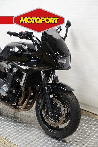 Honda CB 1300 F (bj 2012), Vincent.verhulsel@honda-eu.com, Doornveld 180-184
B -1731  Zellik, BE, Bedrijf, Honda Motor Europe Ltd. B