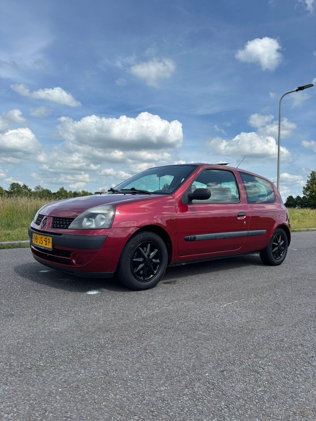 Nette Renault Clio 1.2 | Lange APK | Schuifdak, Auto's, Voorwielaandrijving, 31 €/maand, 4 cilinders, 58 pk