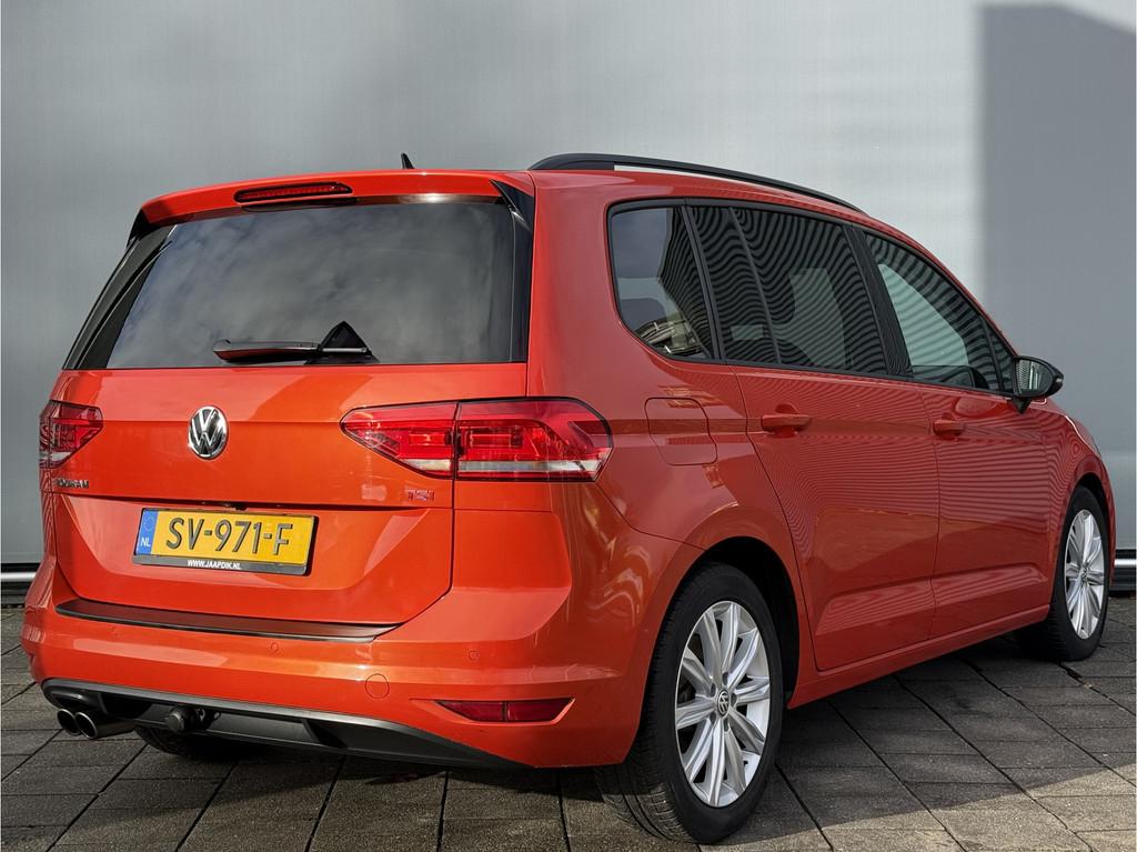 Volkswagen Touran BWJ 2017 | 1.8 TSI 180PK Highline Bus R AU, Auto's, 1441 kg, Gebruikt, 179 pk, Alcantara