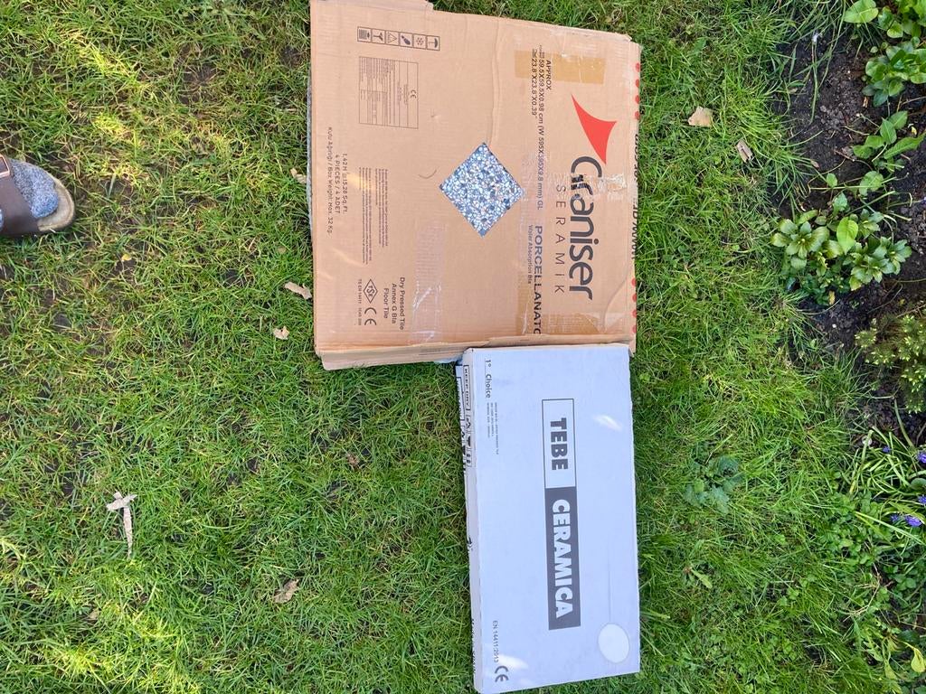 gratis af te halen restant badkamertegels, Doe-het-zelf en Verbouw, Tegels, Nieuw, Ophalen of Verzenden, Minder dan 5 m², 20 tot 40 cm