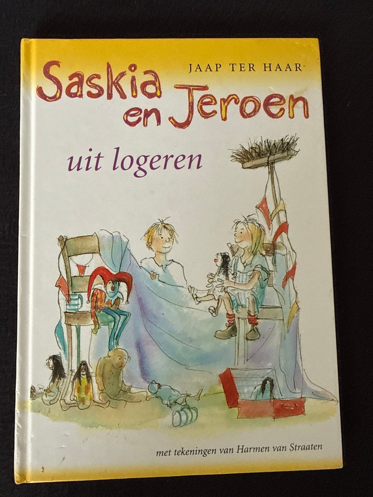 Saskia en Jeroen uit logeren - Jaap ter Haar, Ophalen of Verzenden, Gelezen, Fictie algemeen