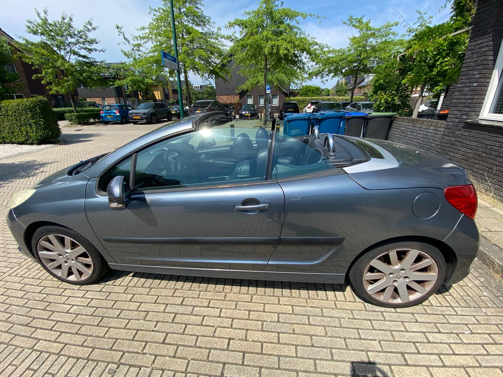 Cabrio - Peugeot 207 1.6 16V CC 110KW 2007 Grijs, Voorwielaandrijving, 4 cilinders, Cabriolet, 4 stoelen