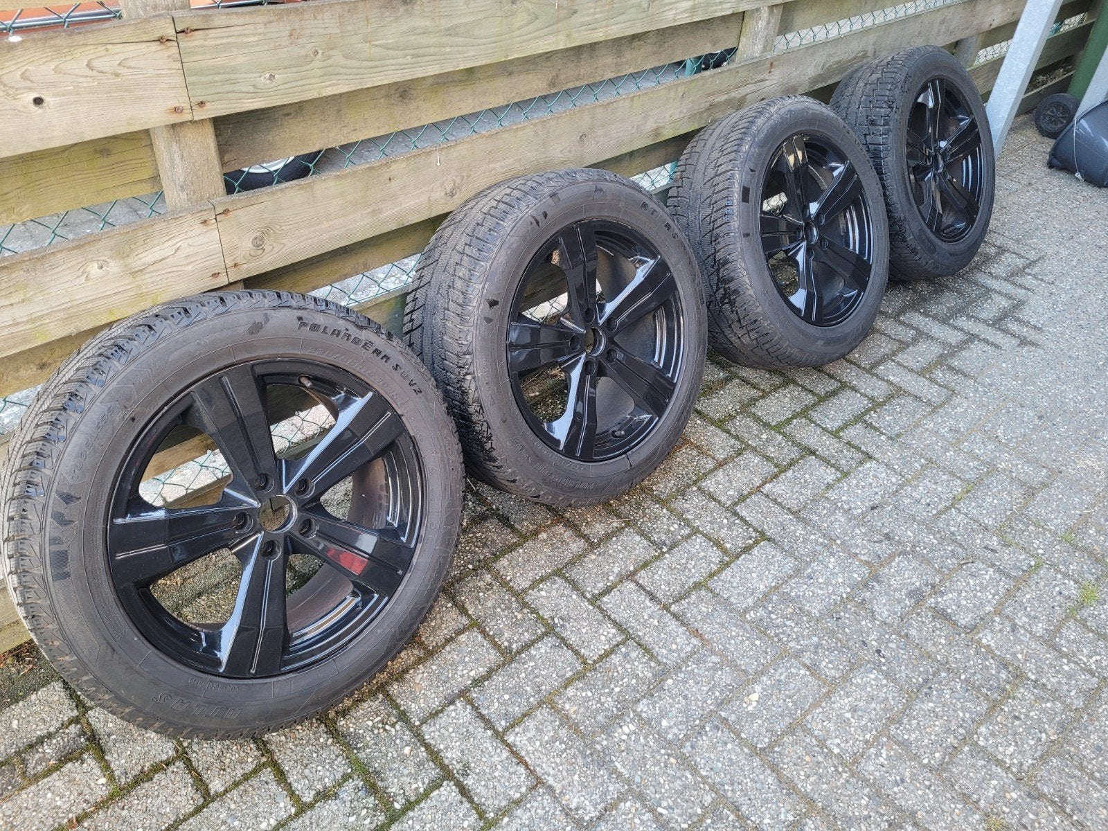 Velgen met nagenoeg nieuwe winterbanden, Auto-onderdelen, Banden en Velgen, Ophalen, 18 inch, Gebruikt, Banden en Velgen