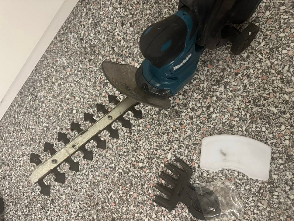 Makita dum111 heggenschaar met verlengstuk - ca. 140cm, Ophalen, Gebruikt, Accu