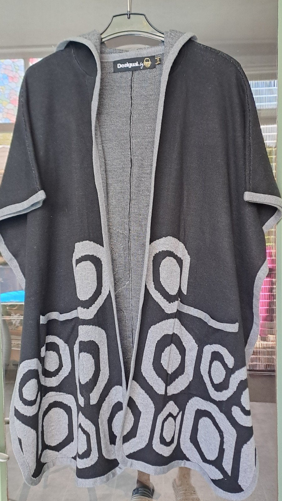 Desigual by C. Lacroix Poncho L/XL Zwart/Grijs, Kleding | Dames, Truien en Vesten, Zwart, Maat 46/48 (XL) of groter, Ophalen of Verzenden