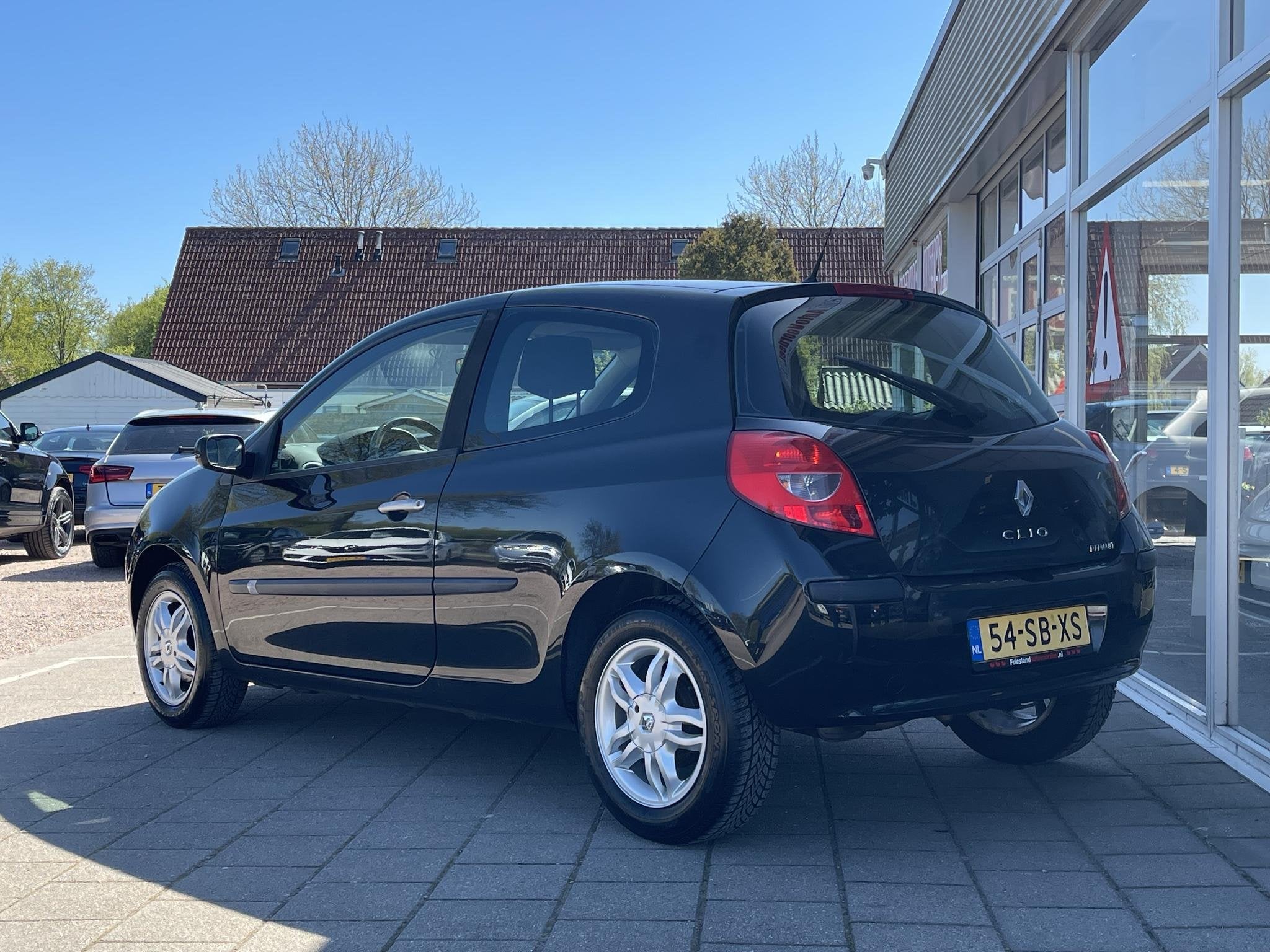 Renault Clio 1.2-16V Team Spirit /distr. verv. 17-11-2025/LM, Voorwielaandrijving, Gebruikt, 4 cilinders, Met garantie (alle)
