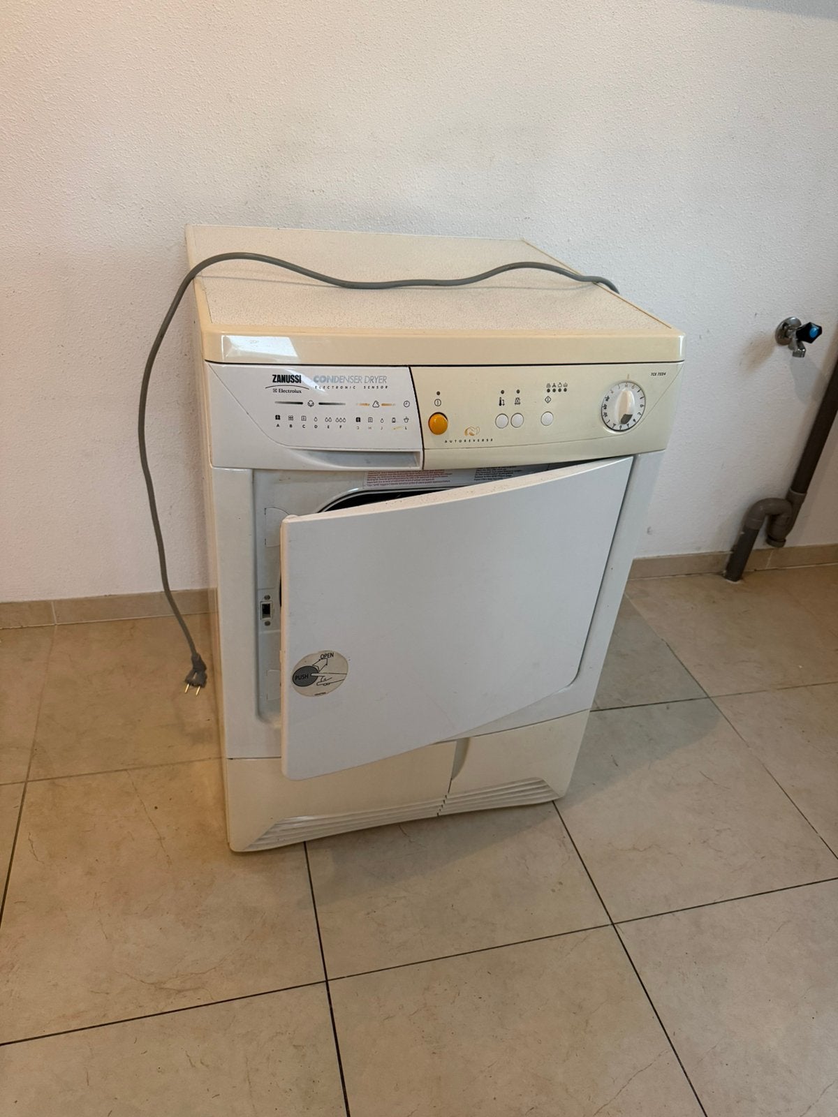 Goed werkende condens droger, Witgoed en Apparatuur, Ophalen, 6 tot 8 kg, Zo goed als nieuw, 85 tot 90 cm