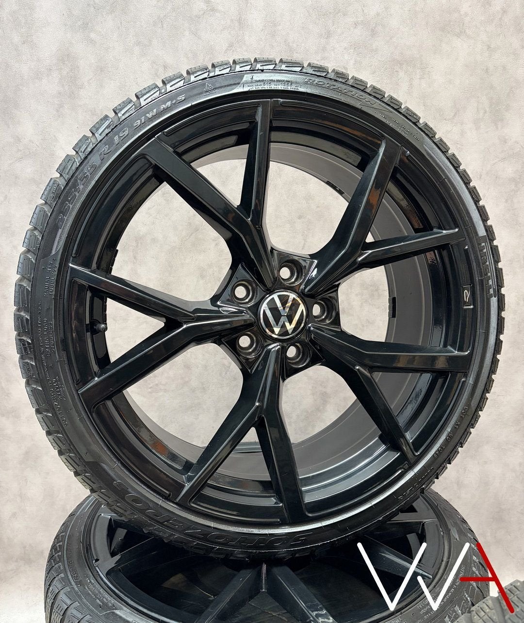 ️19'' Volkswagen Golf 8 R GTI Estoril winterbanden Pirelli, 19 inch, Gebruikt, -, -