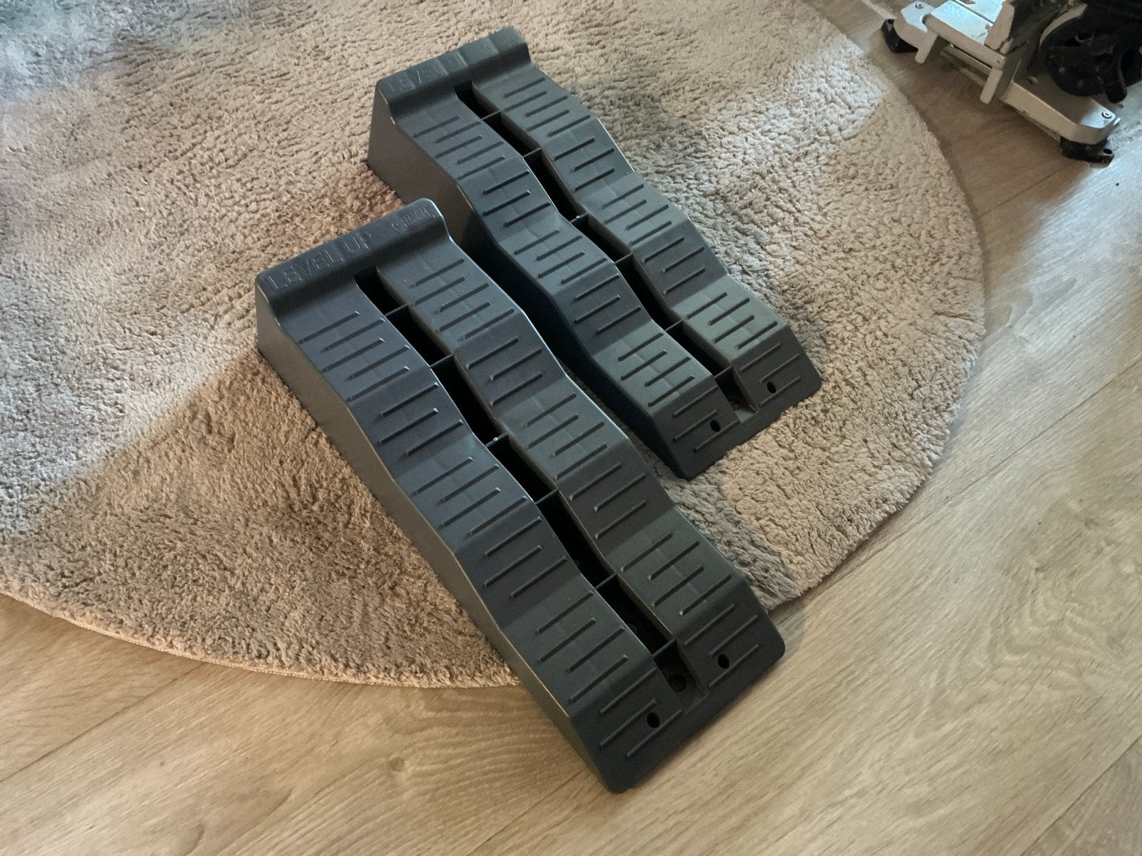 Set van 2 caravan oprijblokken / levelers, Ophalen, Gebruikt