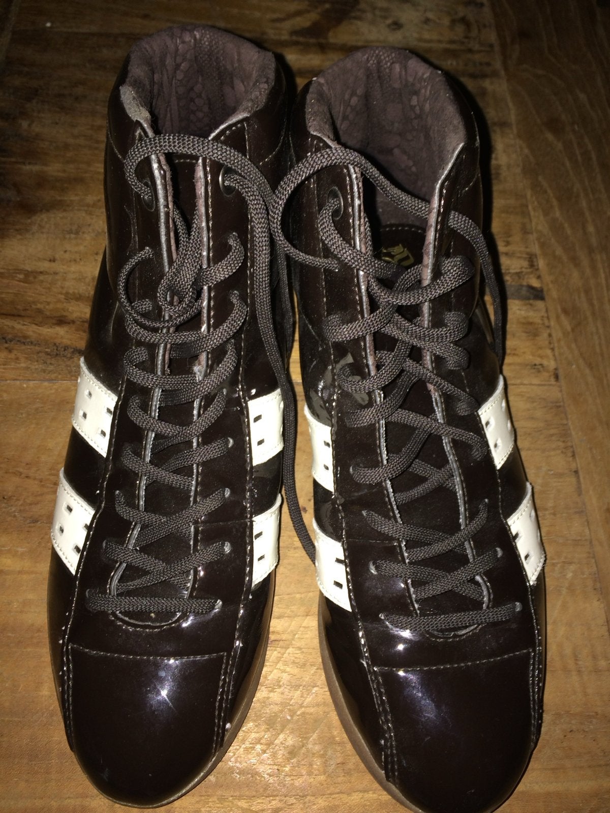 Nieuwe Quick retro sneakers donkerbruin lak witte striping, Bruin, Nieuw, Ophalen of Verzenden, Sneakers of Gympen