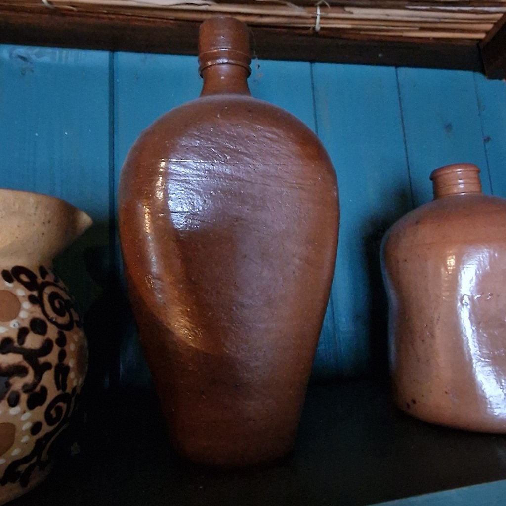 Aangeboden Antieke bruine steengoed / aardewerk kruik., Ophalen