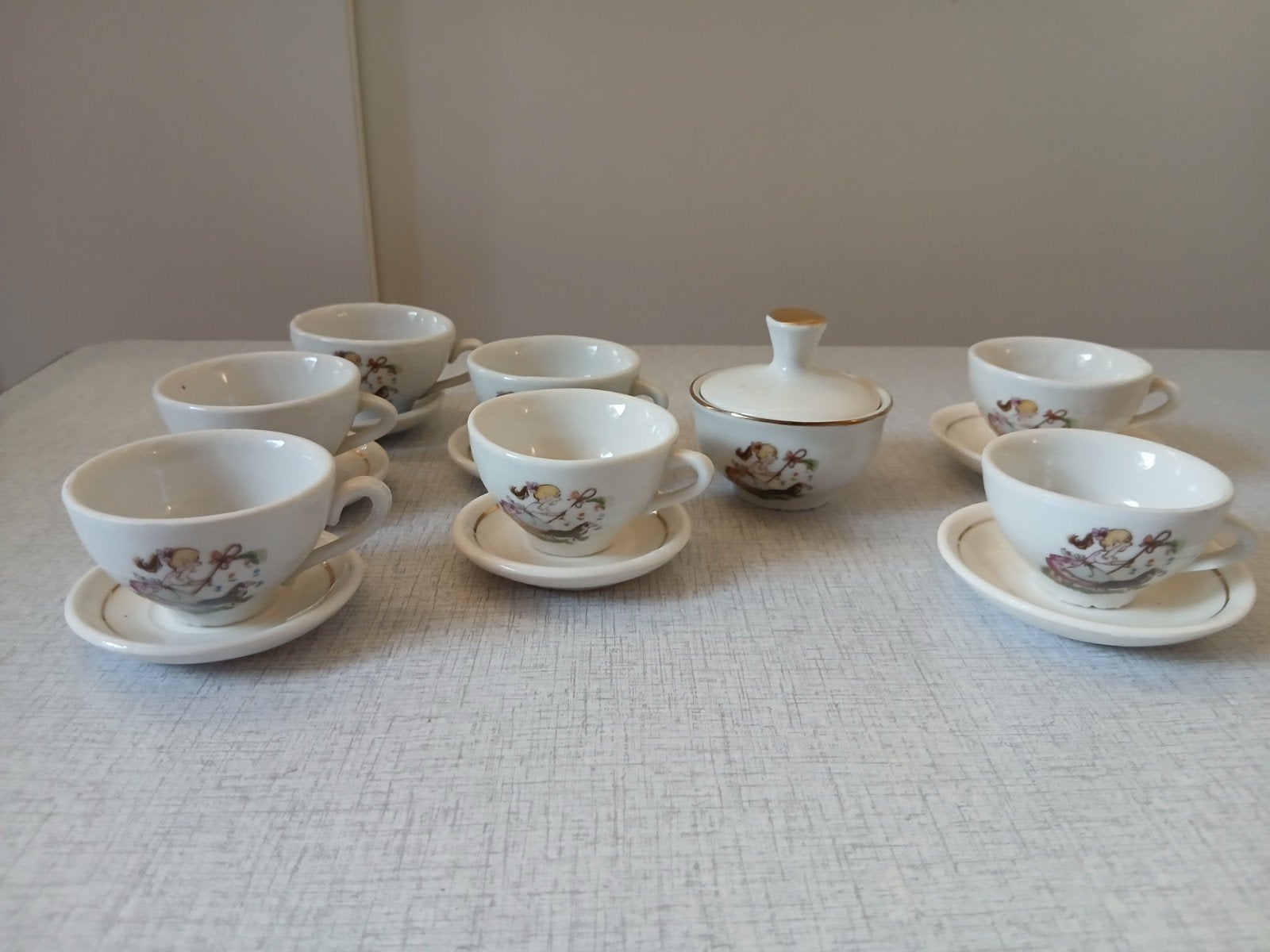 Vintage kinderserviesje met decoratie, Ophalen of Verzenden, Gebruikt
