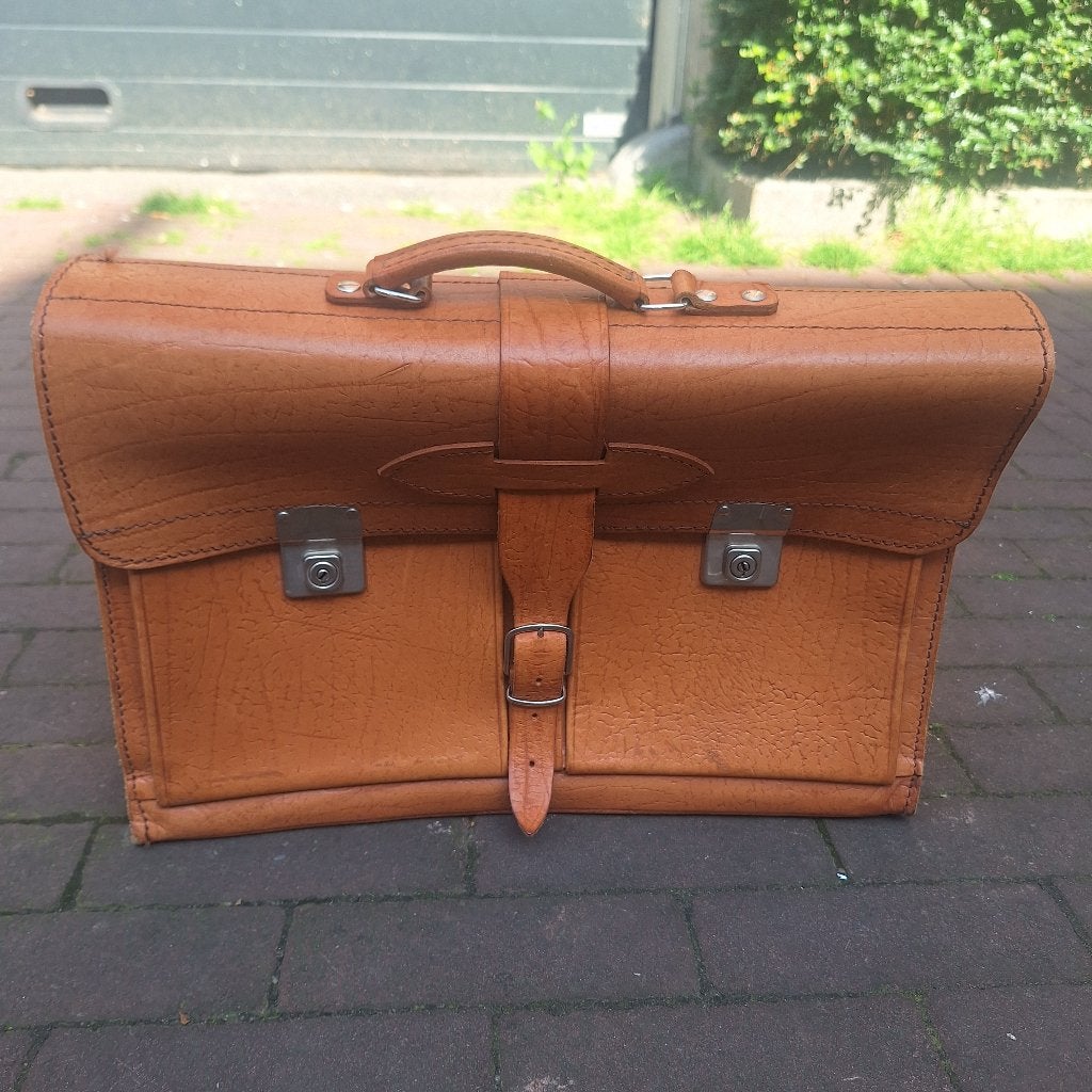 Vintage Leren Schooltas Tas / Handtas van Cheney, -, Aktetas of Boekentas, Cheney, Ophalen of Verzenden