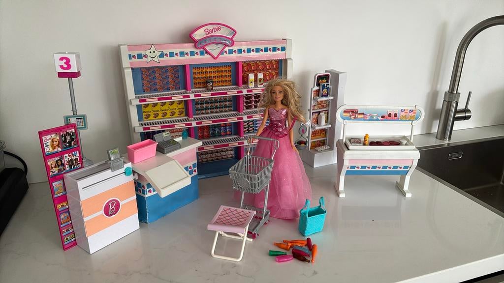 Barbie Supermarkt Speelset met Barbiepop en accessoires, Ophalen of Verzenden, Gebruikt, Barbie