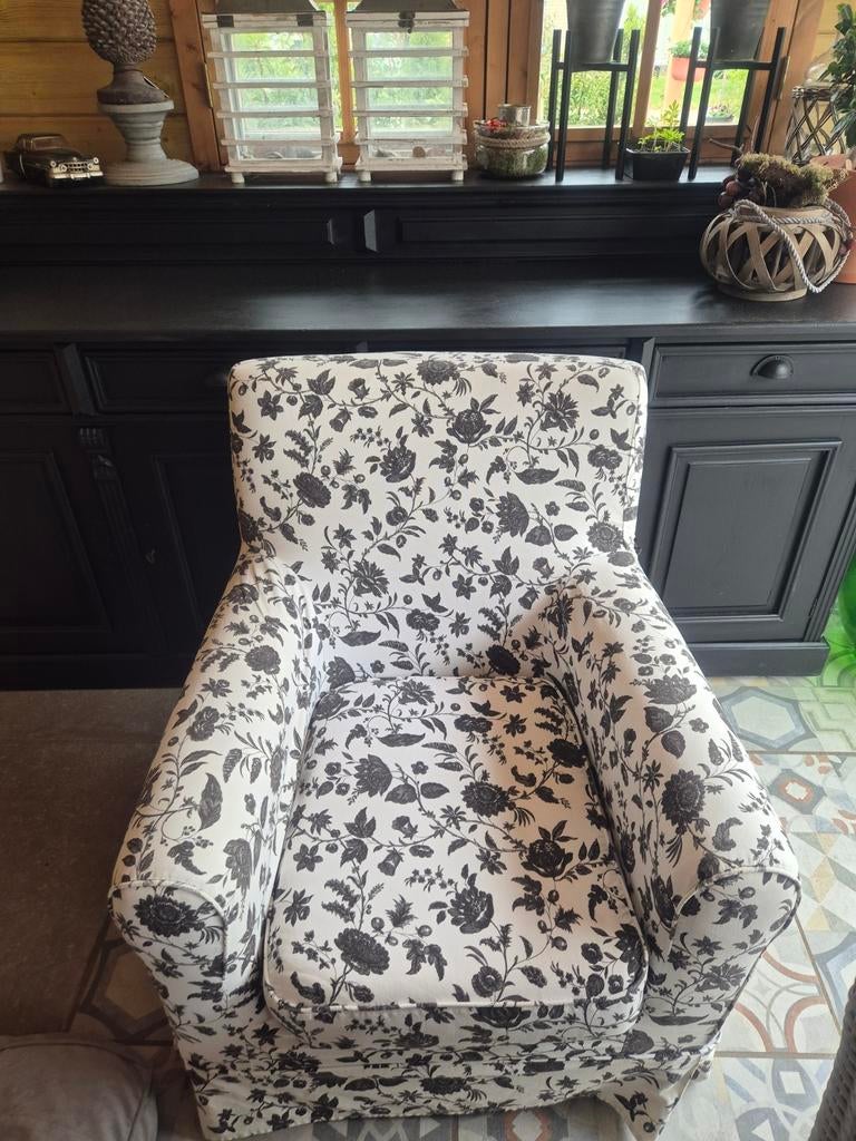 Comfortabele kleine,fauteuil met bloemenprint, Huis en Inrichting, Fauteuils, Ophalen, Klassiek, Bloemenprint, Gebruikt, 75 tot 100 cm