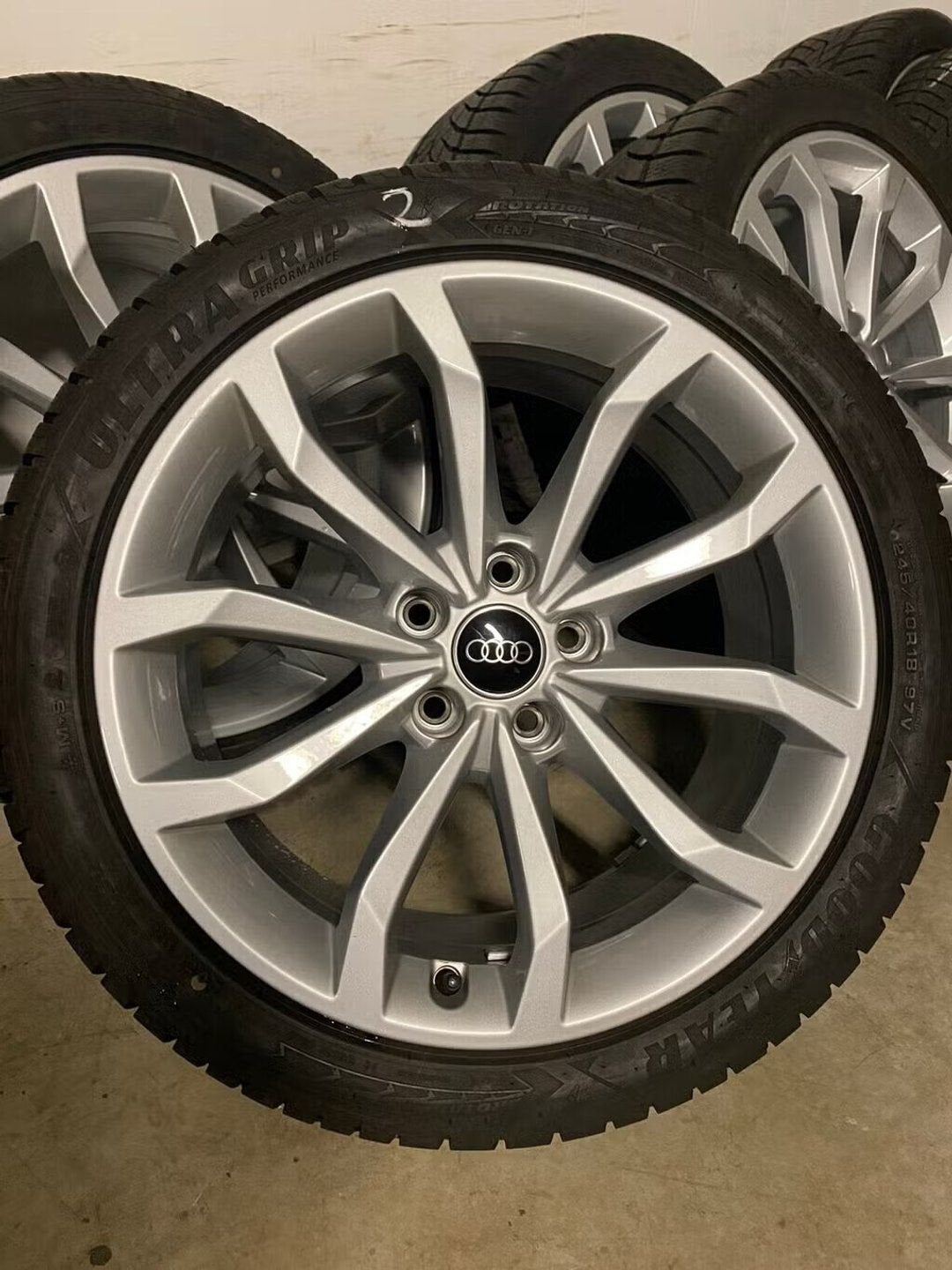 ZGAN 18” Originele Audi A4 S4 B8 B9 Velgen + Winterbanden, 18 inch, 245 mm, -, -