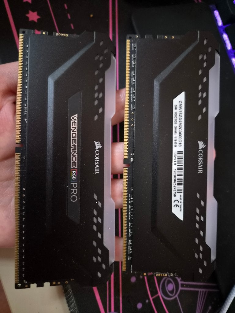 Corsair Vengeance RGB Pro 16 GB (2 x 8gb), Computers en Software, RAM geheugen, Ophalen, DDR4, Zo goed als nieuw, Desktop